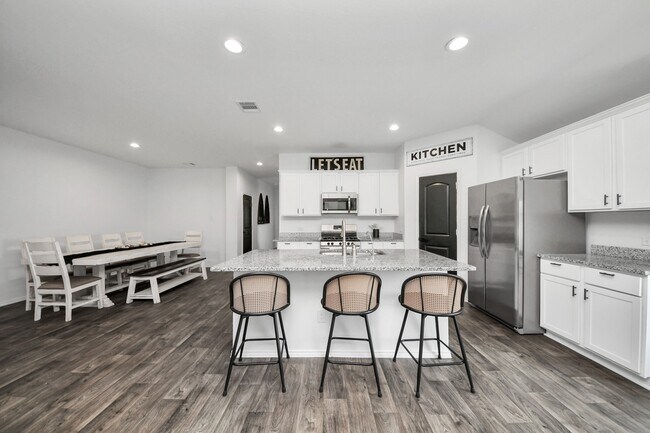 Building Photo - 22939 San Giorgio Ct