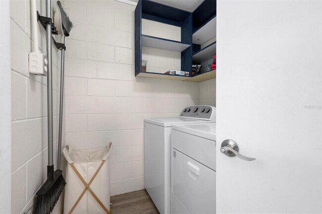 Building Photo - 5120 Brookmeade Dr