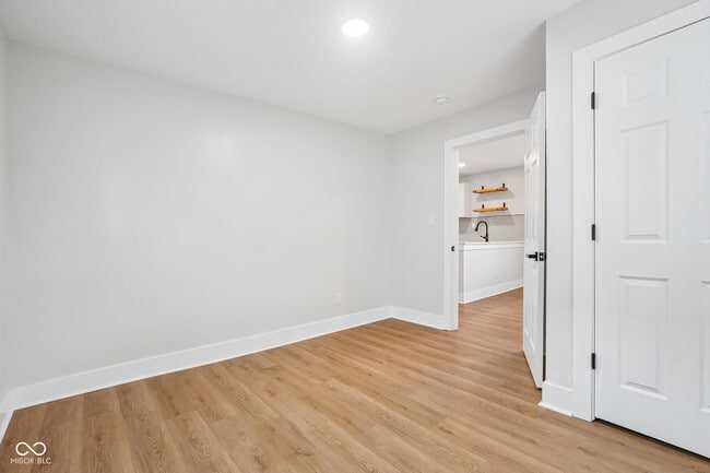 Building Photo - 3847 Hoyt Ave