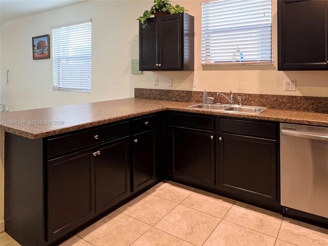 Building Photo - 422 SE 34th Terrace