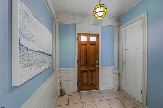 Building Photo - 615 Shore Rd