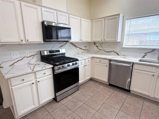 Building Photo - 6530 Signal Point Ln