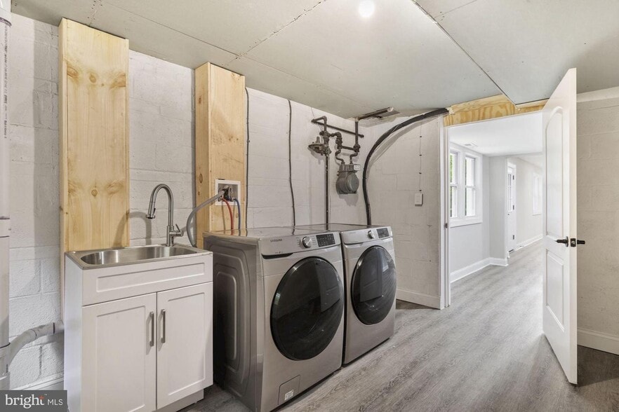 Building Photo - 2929 Stanton Ave