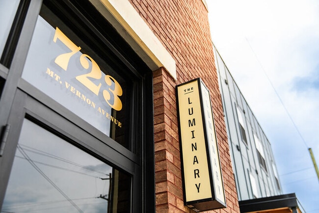 Building Photo - 723 Mt Vernon Ave