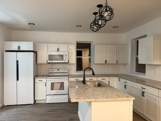 Building Photo - 5044 S Old 3C Hwy