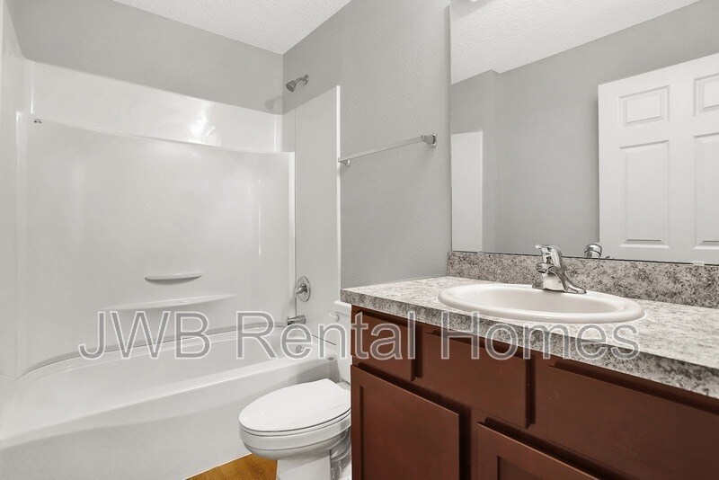 Building Photo - 5448 Chenango Blvd