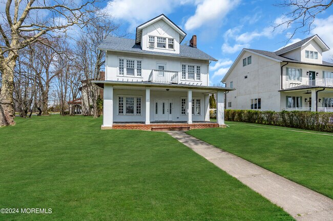 Building Photo - 17 Lakeview Rd