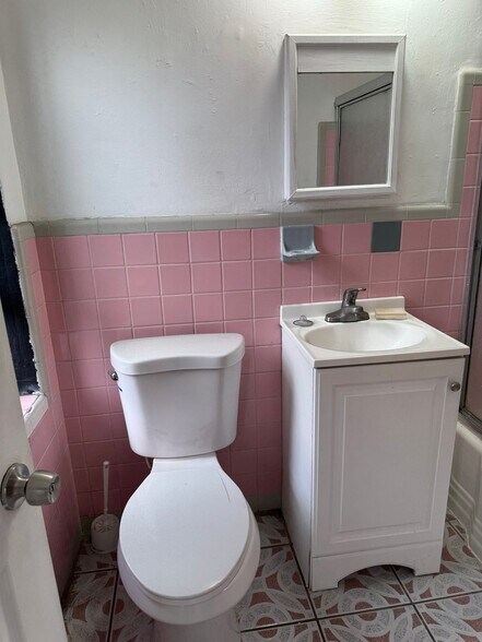 Building Photo - 384 Minorca Ave