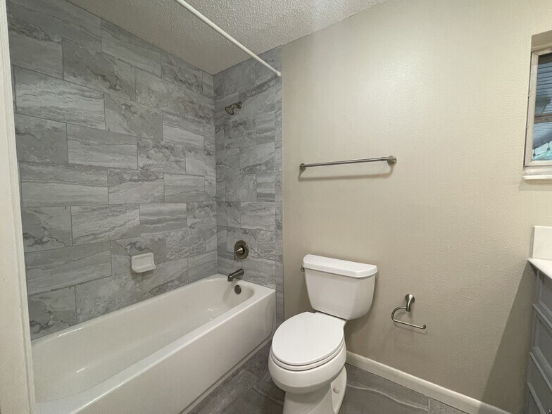 Building Photo - 18109 Crawley Rd