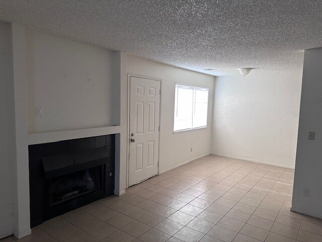 Building Photo - 1190 S Winery Ave