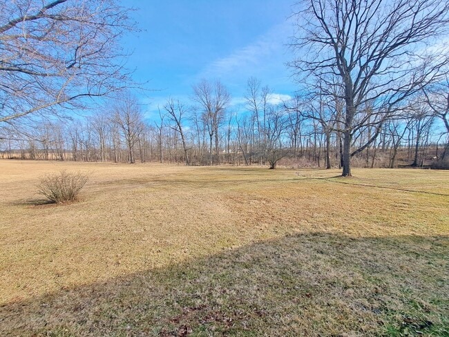 Building Photo - 3 Bed / 1-1/5 Bath Single Family Home w/Attached 2-Car Garage