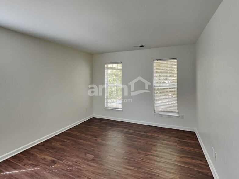 Building Photo - 139 Northland Ave