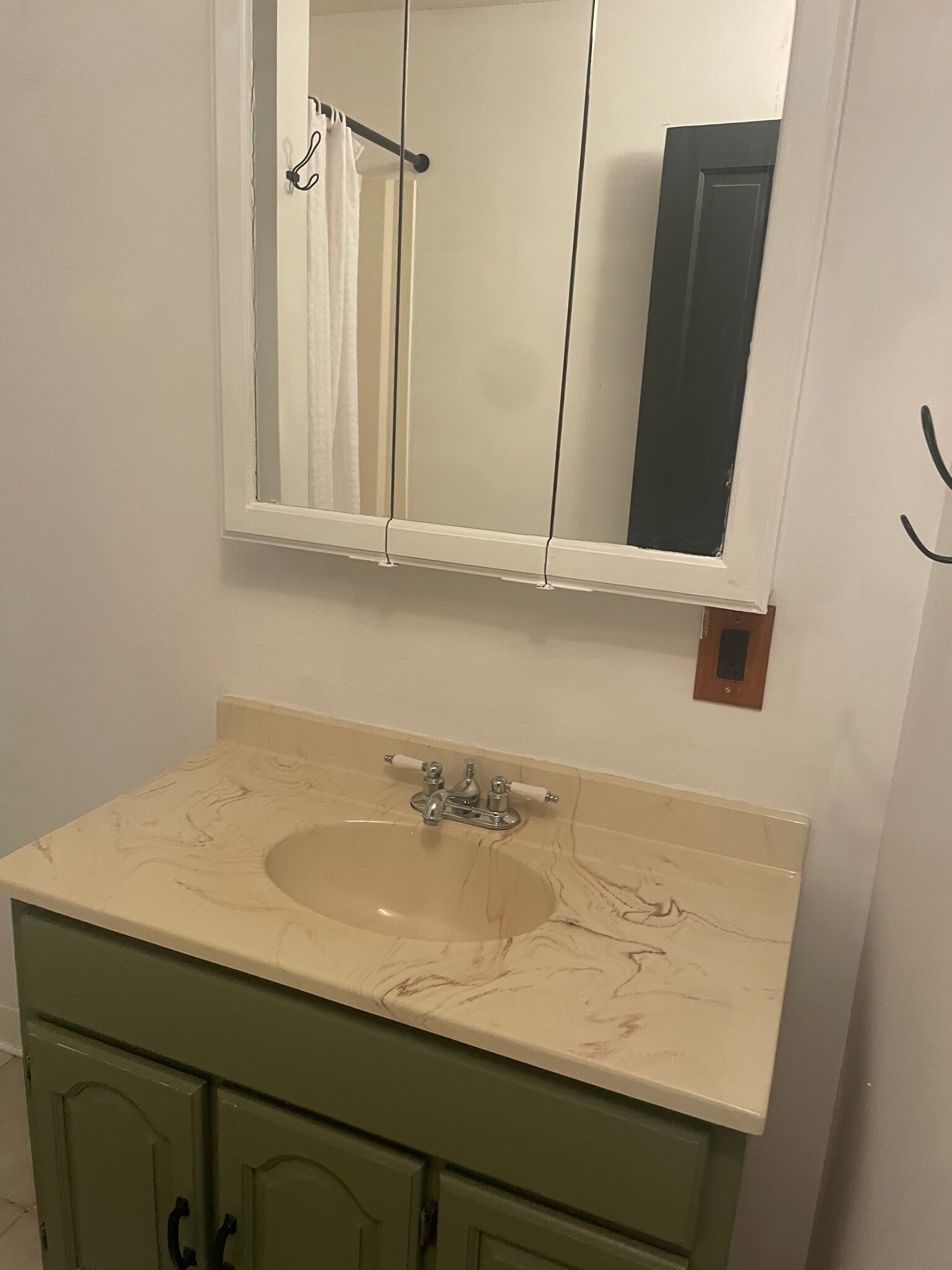 Building Photo - 4470 Main St