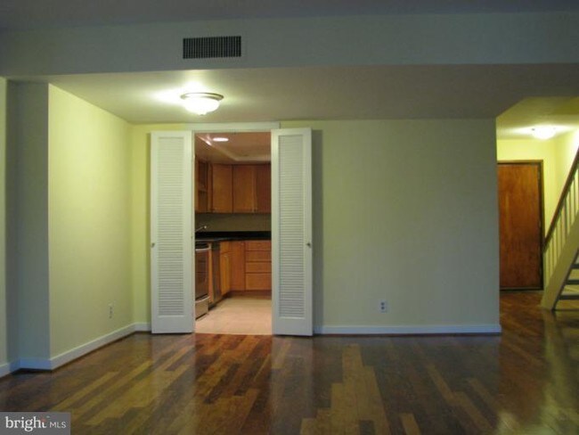 Building Photo - 1099 22nd St NW