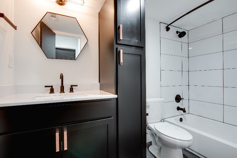 Building Photo - 5103 Live Oak St