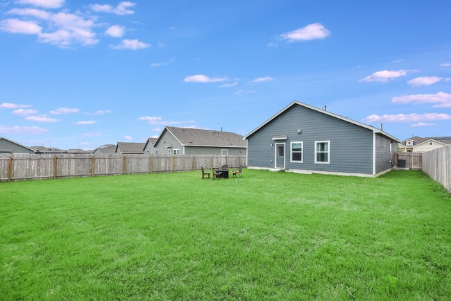 Building Photo - 2712 Louris Ln