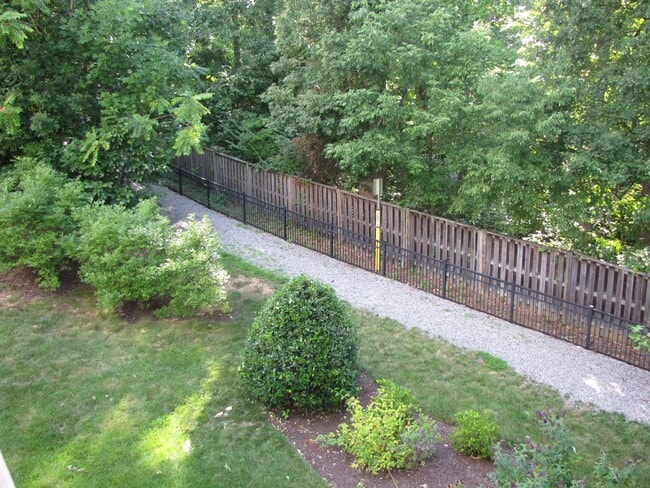 Building Photo - Beautiful Single Family Home In Alexandria