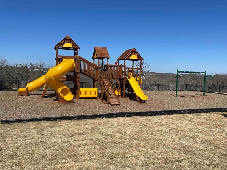 Building Photo - 10310 Candlewood Wy