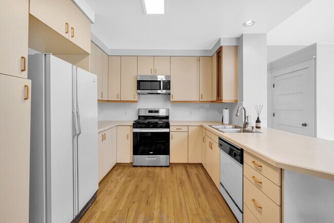 Building Photo - 1036 S Race St