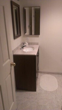 Main bathroom - 7661 Provincial Dr