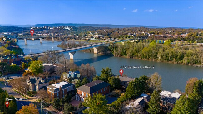 Primary Photo - 637 Battery Pl