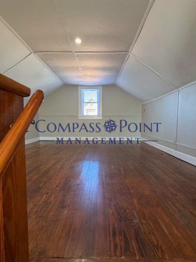 Building Photo - Welcome To Your New Home! FIRST MONTH'S RENT FREE!!