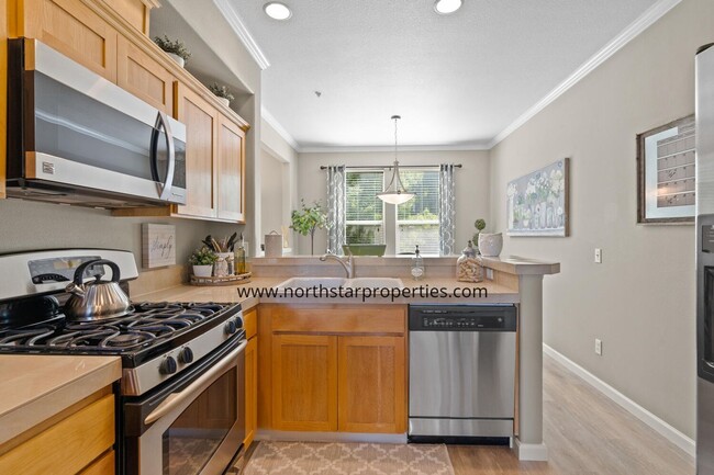 Building Photo - Light and Bright Brownstone on Greenspace