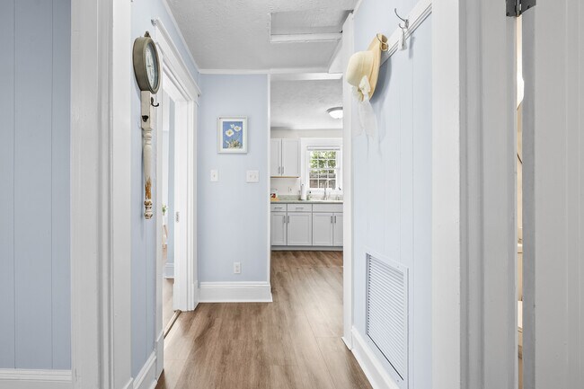 Building Photo - 403 Polk St