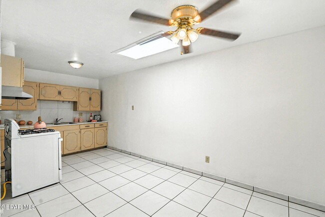 Building Photo - 5912 Cleveland Ave