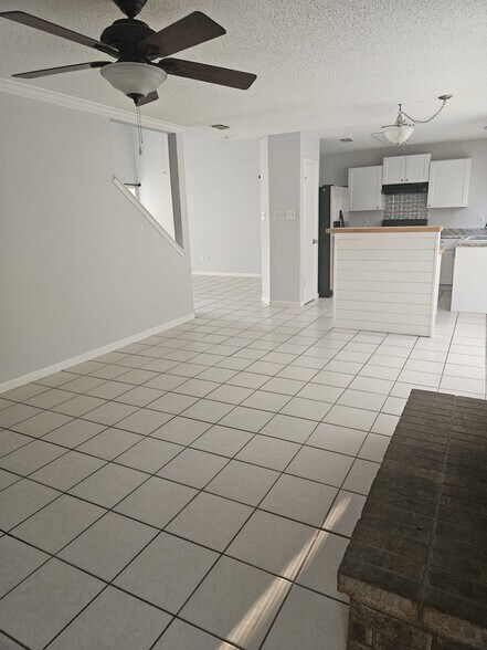 Building Photo - 9219 Ridge Cross