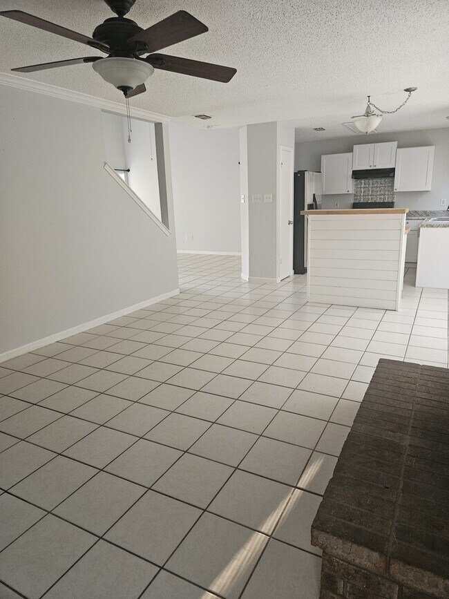 Building Photo - 9219 Ridge Cross