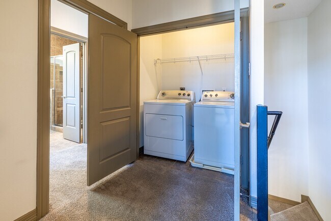 Building Photo - 10626 Clearview Villa Pl