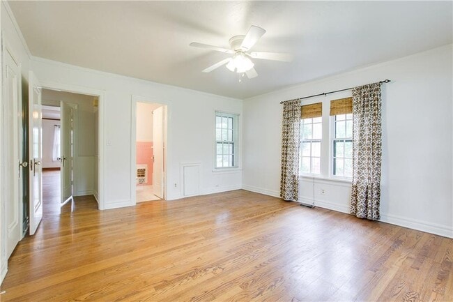 Building Photo - 1600 NW 38th St