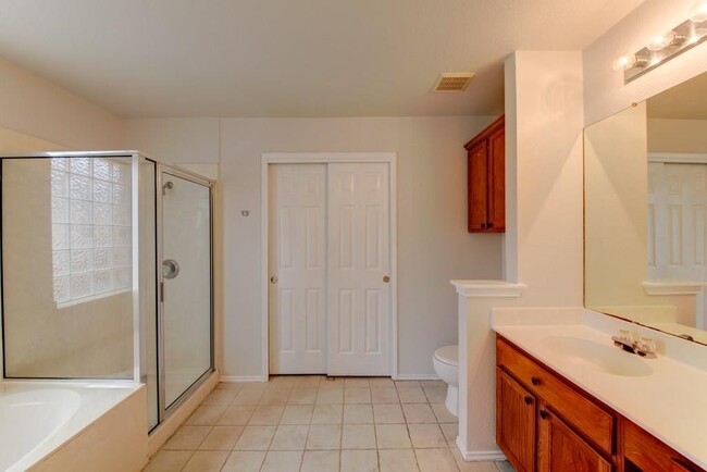 Building Photo - 910 Port Daniel Dr