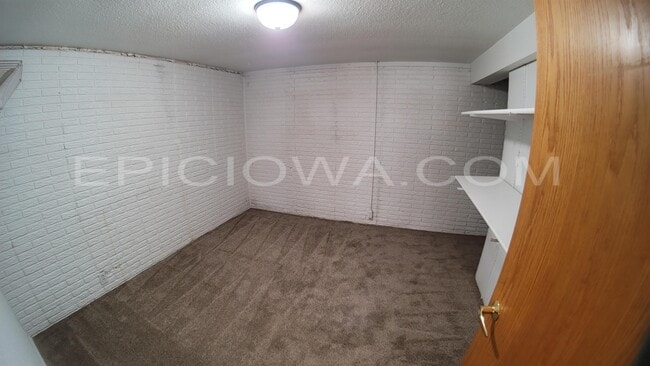 Building Photo - 5808 Underwood Ave SW