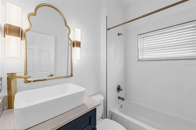 Building Photo - 2482 Huron Cir