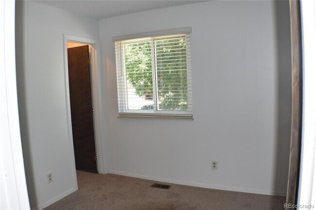 Building Photo - 4585 Gatewood Dr