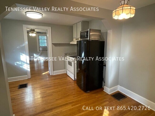 Building Photo - 419 Noelton Dr SW