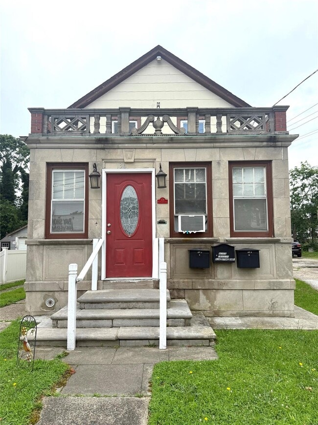 Building Photo - 136 5th Ave