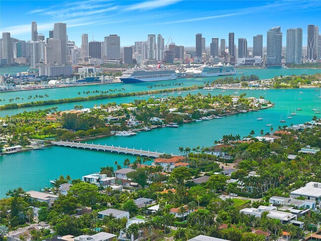 Building Photo - 122 E 2nd Ct