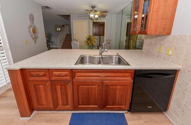 Building Photo - 1510 15th Ct