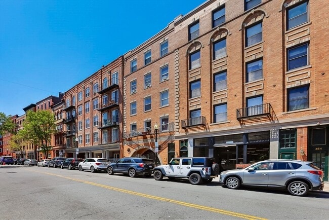 Building Photo - 454 Hanover St