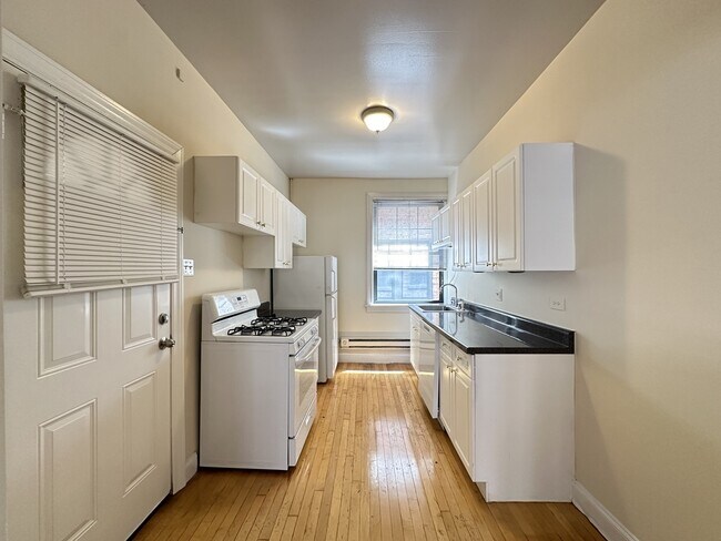 Building Photo - 1312 Oak Ave