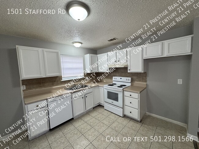 Building Photo - 1501 Stafford Rd