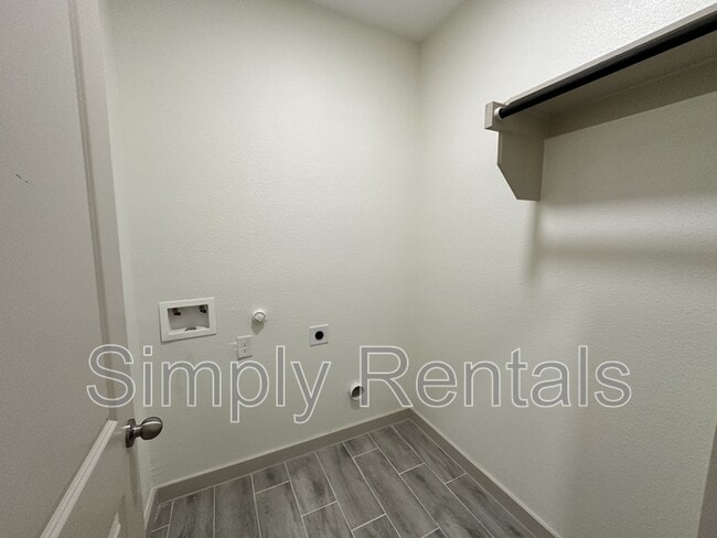 Building Photo - 107 Ross St