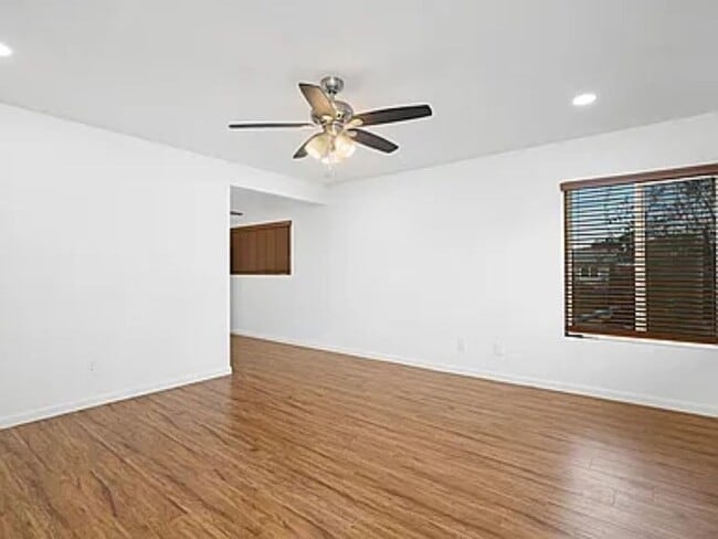 Building Photo - Charming 2-Bedroom Home in Prime 92117 Loc...