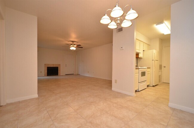 Building Photo - 9700 Leawood Blvd