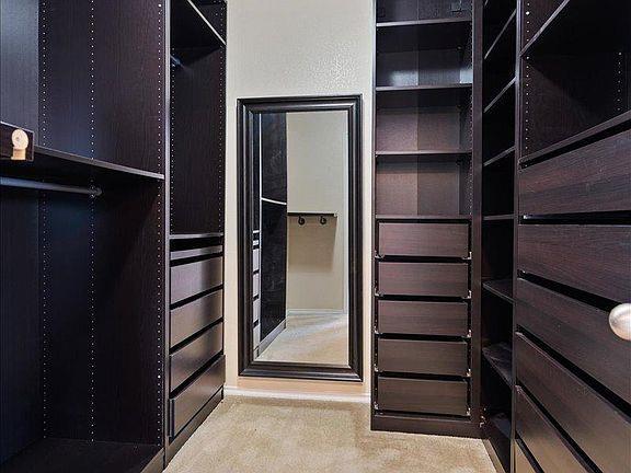 Building Photo - 904 Lonesome Lilly Way