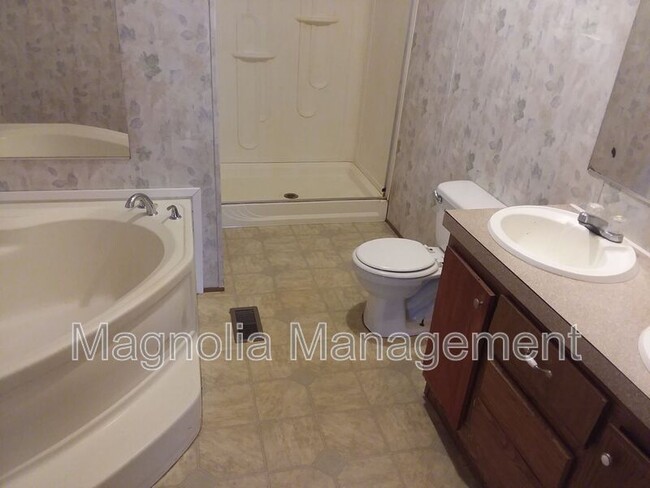 Building Photo - 68 Jamel Ln