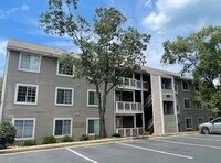 Building Photo - 220 Elm St